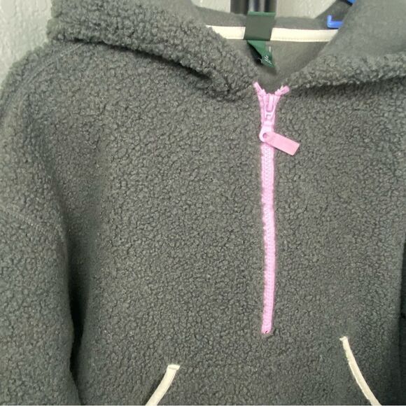 Wild Fable -  gray crop fuzzy hoodie - Picture 4 of 9